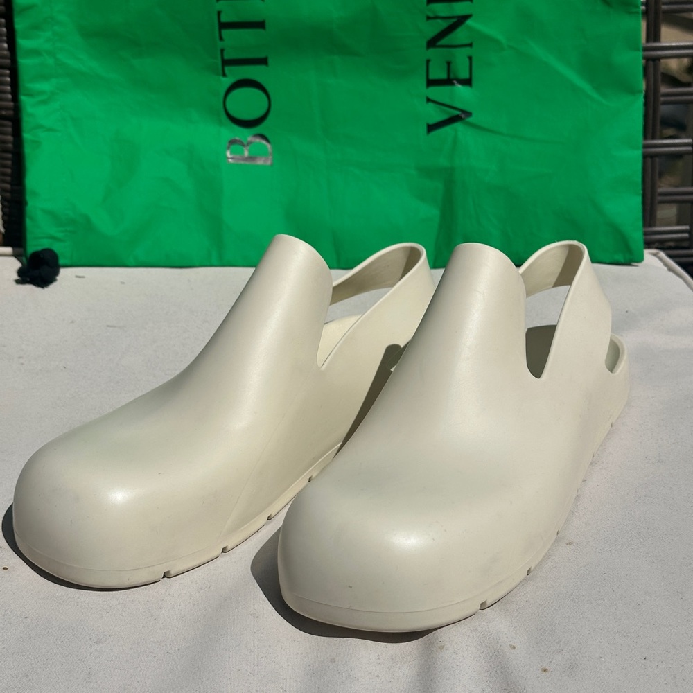 Bottega Veneta Puddle Sandals